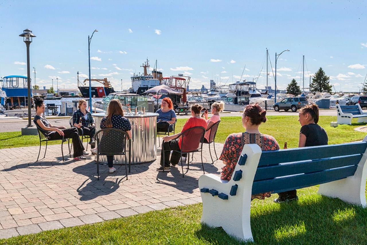 Park Point Marina Inn Duluth Extérieur photo