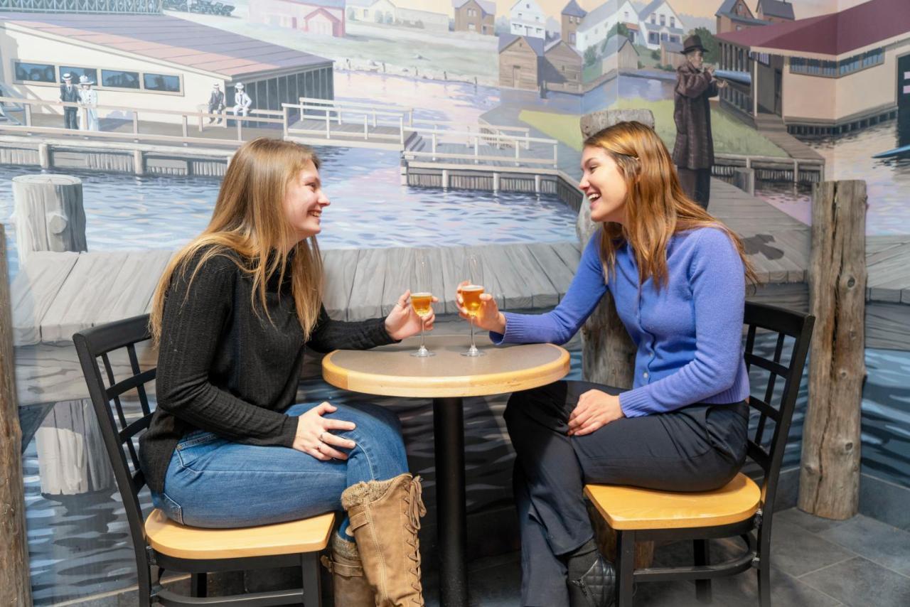 Park Point Marina Inn Duluth Extérieur photo